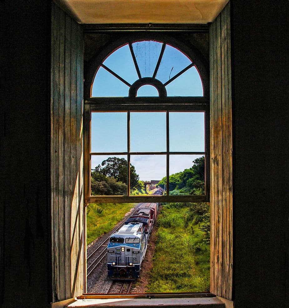 Trem na Janela de Angelo Cimenta