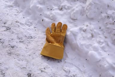 Relic #1 / The yellow glove
