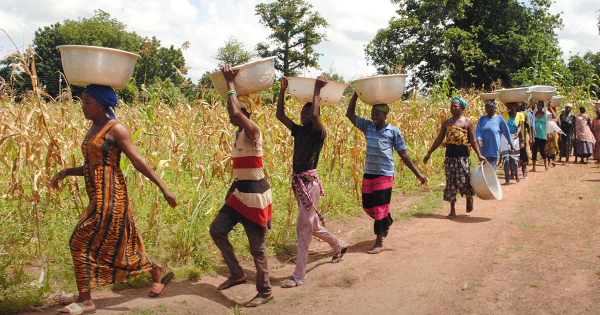 How the Water Crisis Contributes to Poverty in Some African Countries |  Cross Catholic Outreach