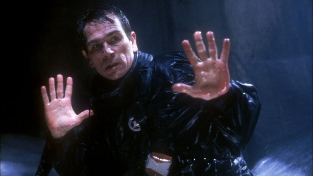 The Original Script for the Film THE FUGITIVE Saw Tommy Lee Jones' U.S.  Marshal Character as the Bad Guy — GeekTyrant